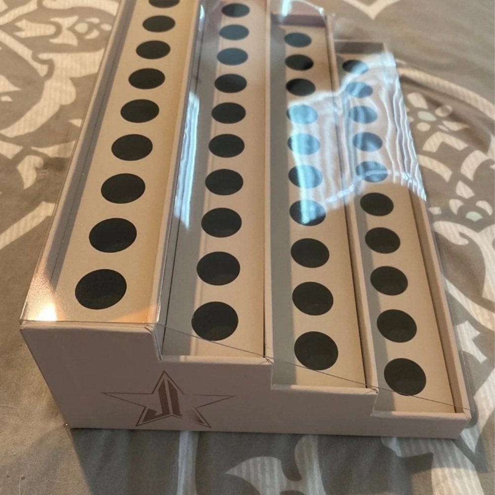 Jeffree Star lippie holder
